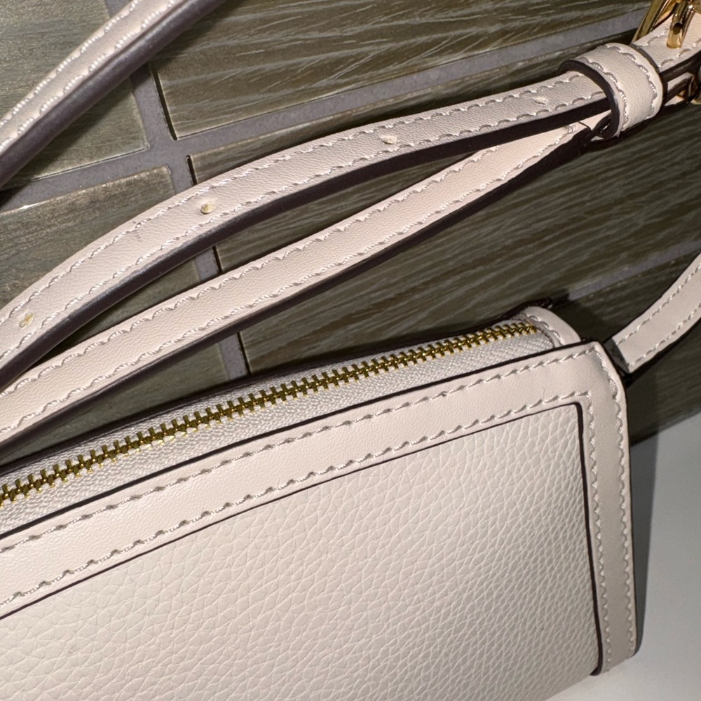 Michael Kors Off-White Crossbody Bag NWT MSRP $228 - Picture 6 of 10